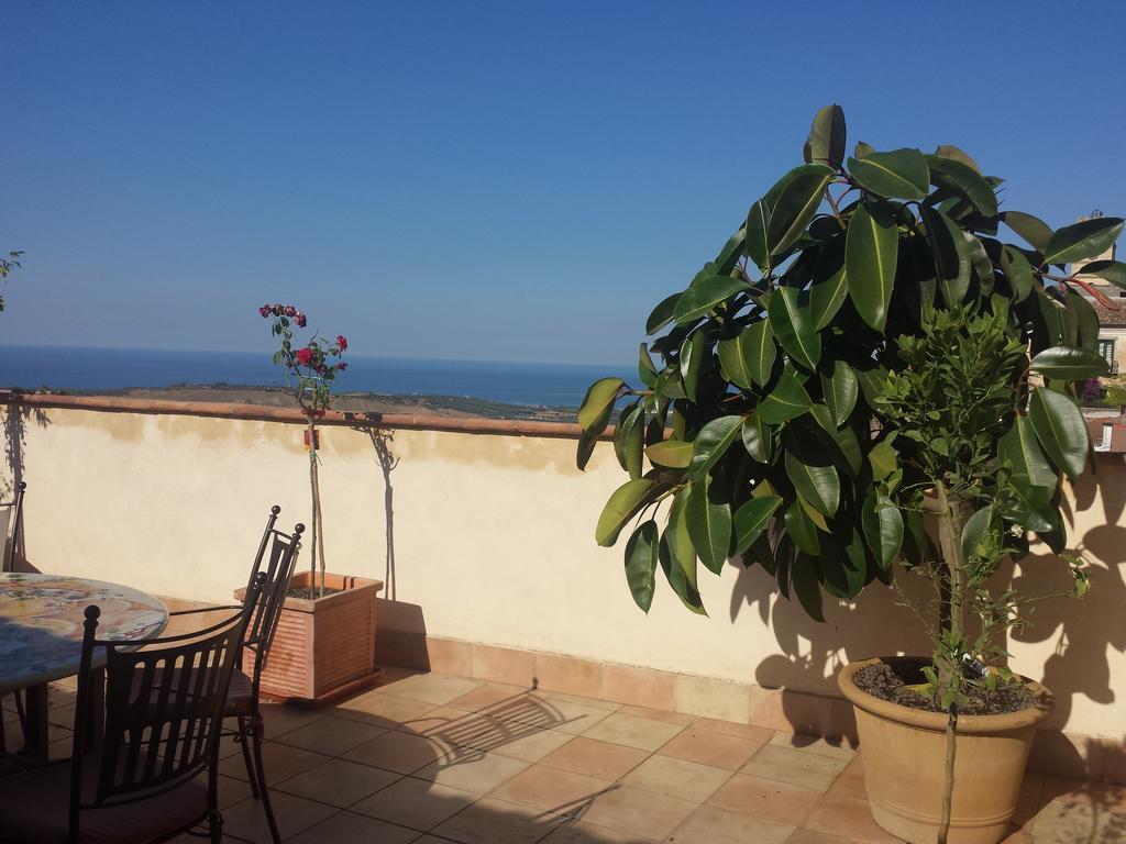 Bed and Breakfast Palazzo Madeo - Residenza D'Epoca Crosia Exterior foto