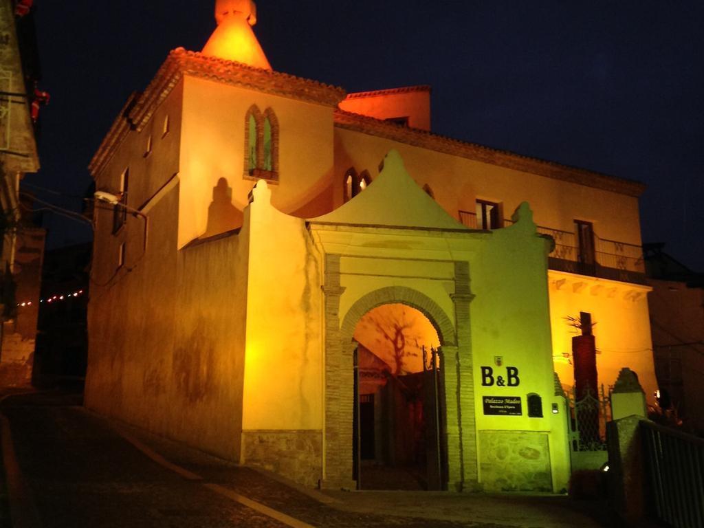 Bed and Breakfast Palazzo Madeo - Residenza D'Epoca Crosia Exterior foto
