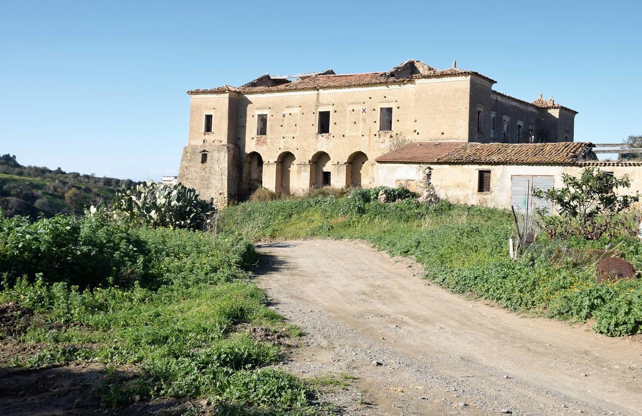 Bed and Breakfast Palazzo Madeo - Residenza D'Epoca Crosia Exterior foto
